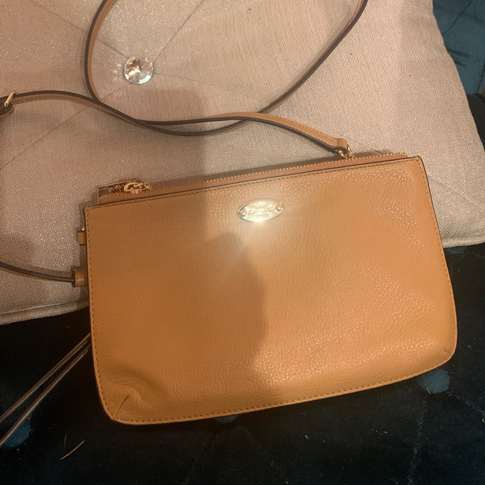💥💥NWT off COACH LYLA XBODY LIGHT SADDLE TRIPLE GUSSET - Picture 10 of 10